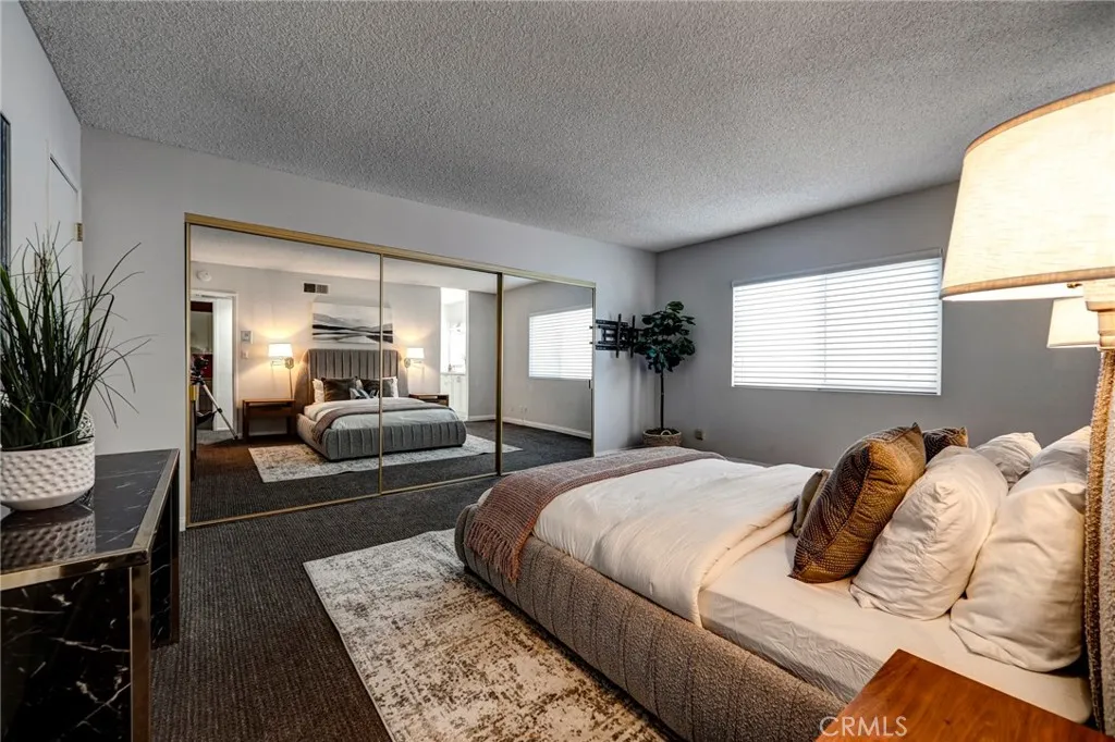 11100 Acama Street 16, Studio City, California 91602 home-pic-12