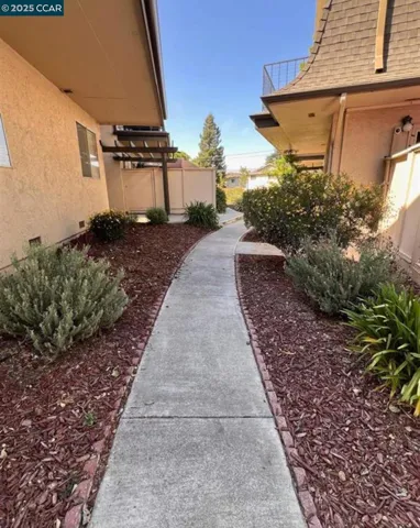 1093 Mohr Ln, Concord, California 94518