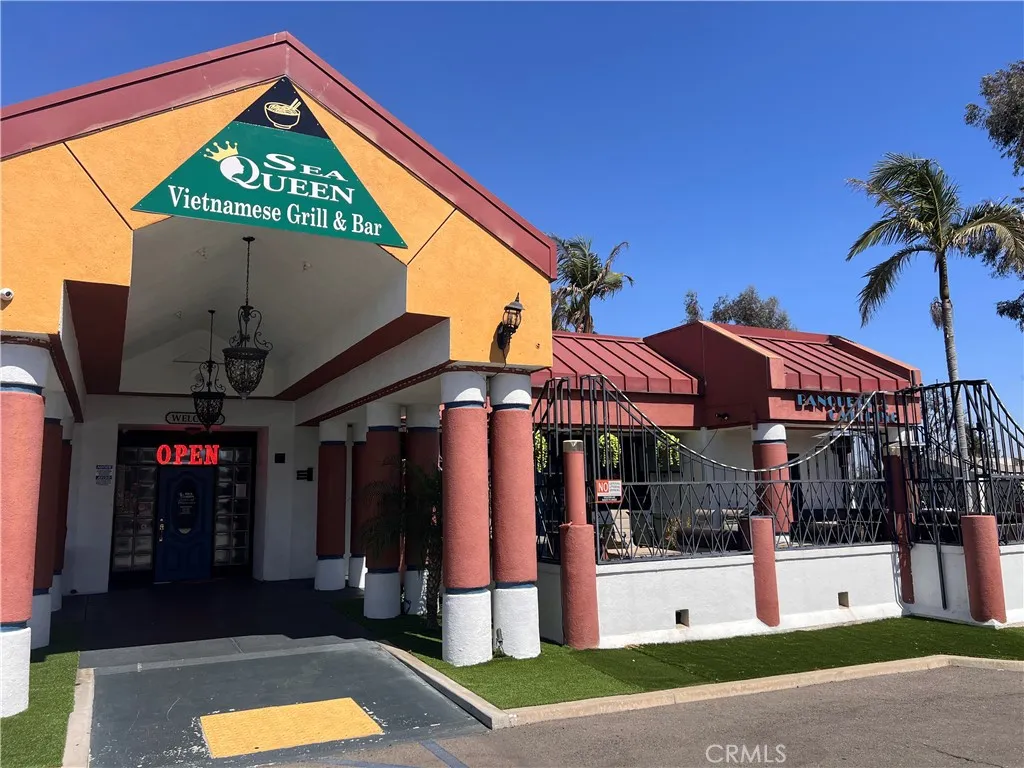 965 W Foothill Blvd