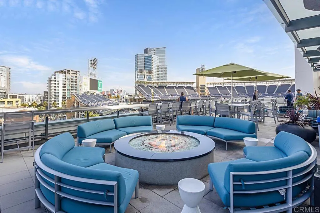 325 7th Avenue, San Diego, California 92101 home-pic-16