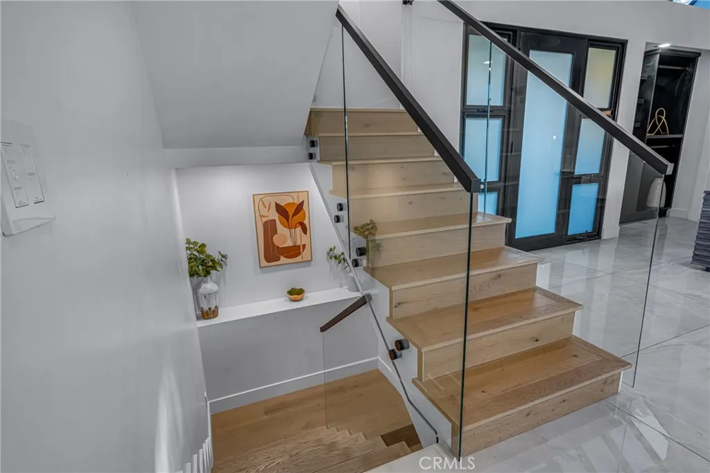 15125 Rayneta Drive, Sherman Oaks, California 91403 home-pic-22