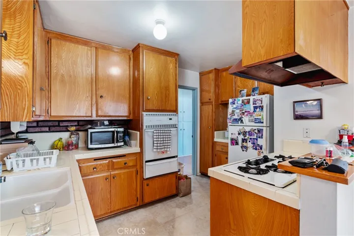 1900 Vanderbilt Lane, Redondo Beach, California 90278