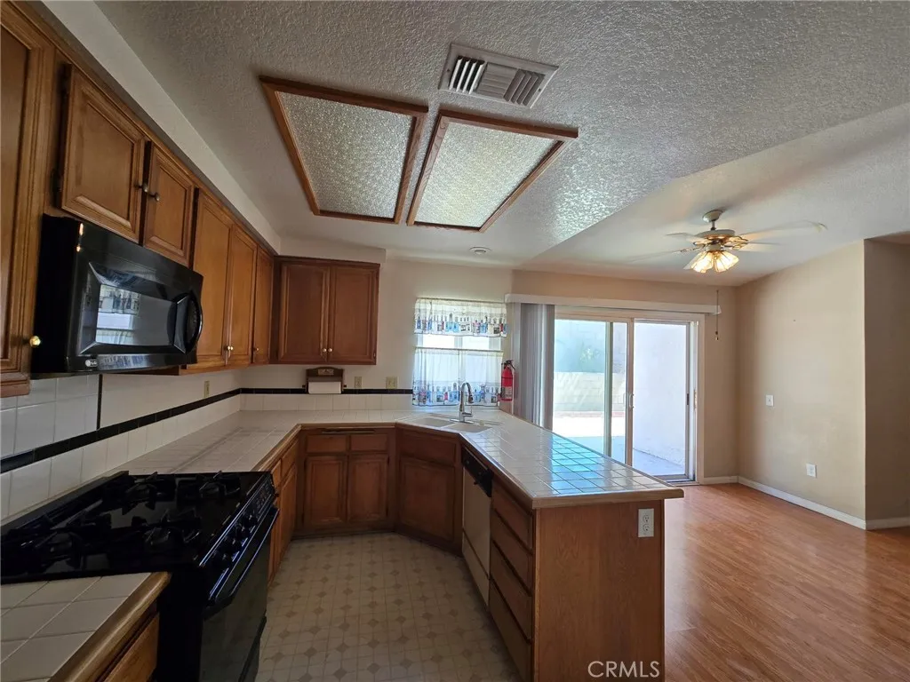 23614 Tonada Lane, Moreno Valley, California 92557 home-pic-9