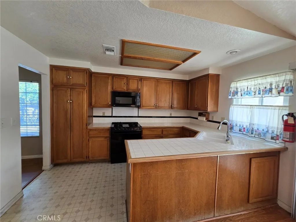 23614 Tonada Lane, Moreno Valley, California 92557 home-pic-8