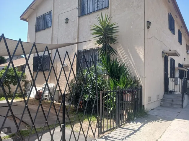 6027 Makee Avenue, Los Angeles, California 90001