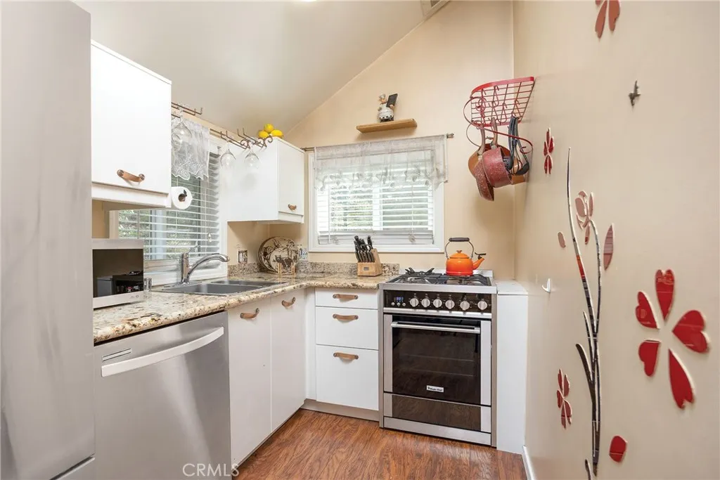 800 Eureka Drive, Big Bear Lake, California 92315 home-pic-15