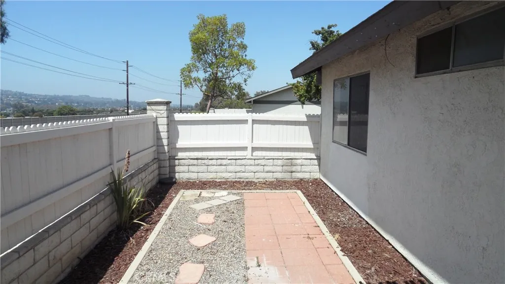 6821 Rocky Grove Court 13, Yorba Linda, California 92886 home-pic-10