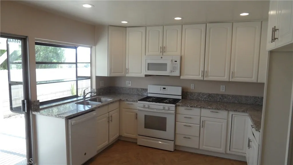 6821 Rocky Grove Court 13, Yorba Linda, California 92886, 2 Bedrooms Bedrooms, ,1 BathroomBathrooms,Residential,For Sale,Rocky Grove,PW25133080
