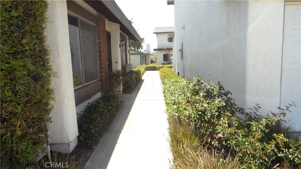 6821 Rocky Grove Court 13, Yorba Linda, California 92886 home-pic-2