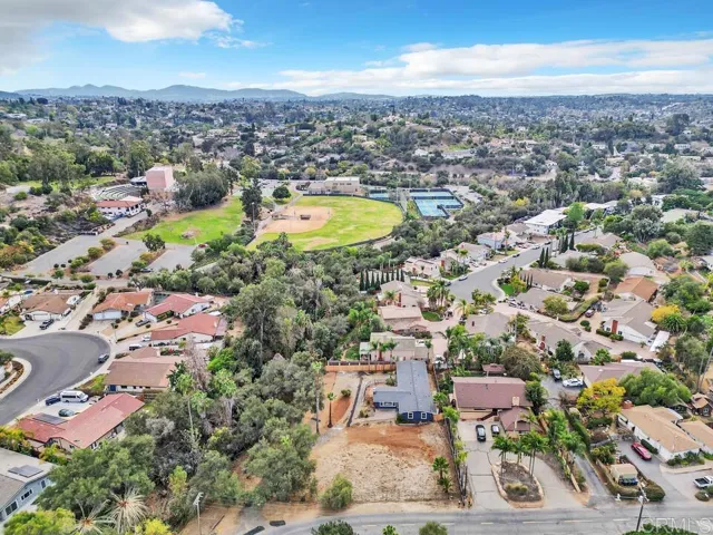 Oak Drive, Vista, California 92084