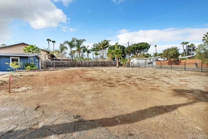 Oak Drive, Vista, California 92084