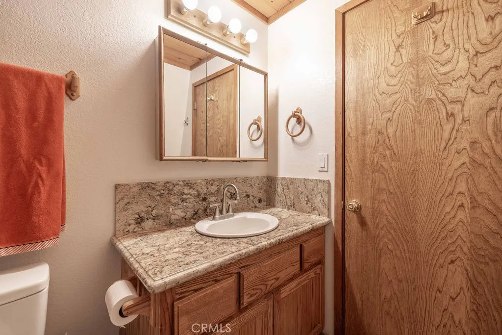 1561 Malabar Way, Big Bear City, California 92314 home-pic-23