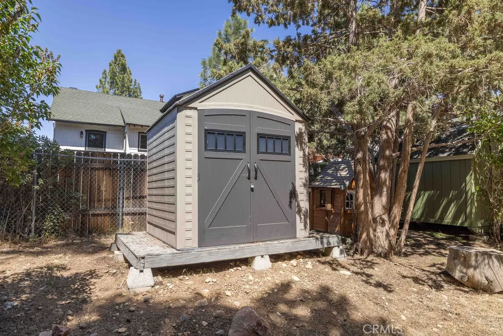 1561 Malabar Way, Big Bear City, California 92314 home-pic-39