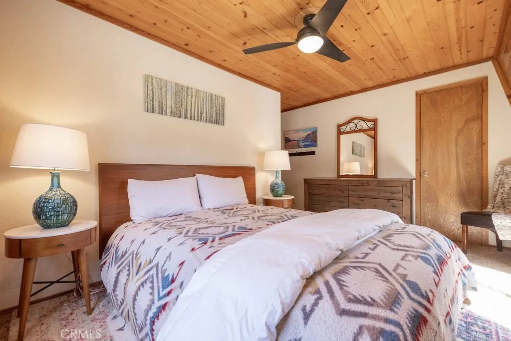 1561 Malabar Way, Big Bear City, California 92314 home-pic-25