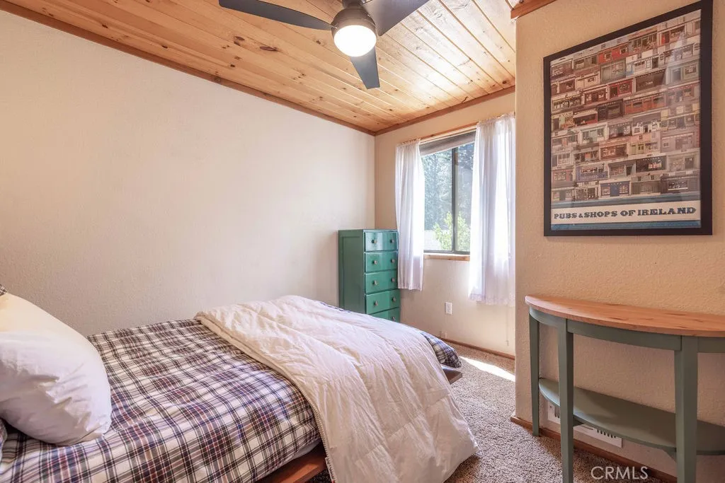 1561 Malabar Way, Big Bear City, California 92314 home-pic-27