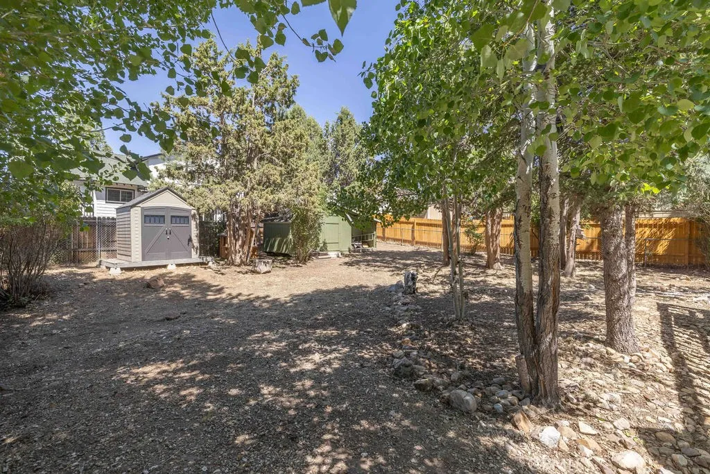 1561 Malabar Way, Big Bear City, California 92314 home-pic-34