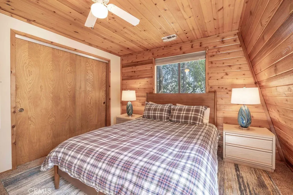 1561 Malabar Way, Big Bear City, California 92314 home-pic-20