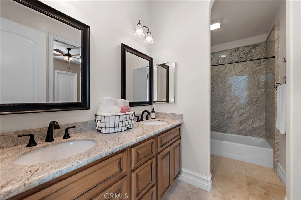 38150 Via Huerta, Murrieta, California 92562 home-pic-18