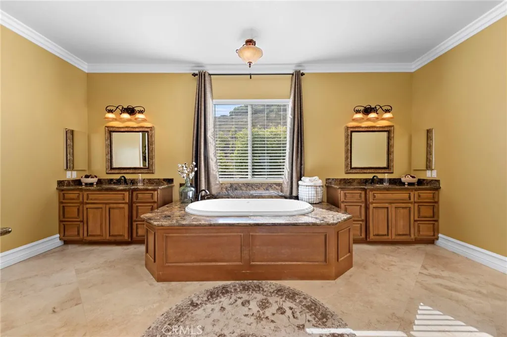 38150 Via Huerta, Murrieta, California 92562 home-pic-14