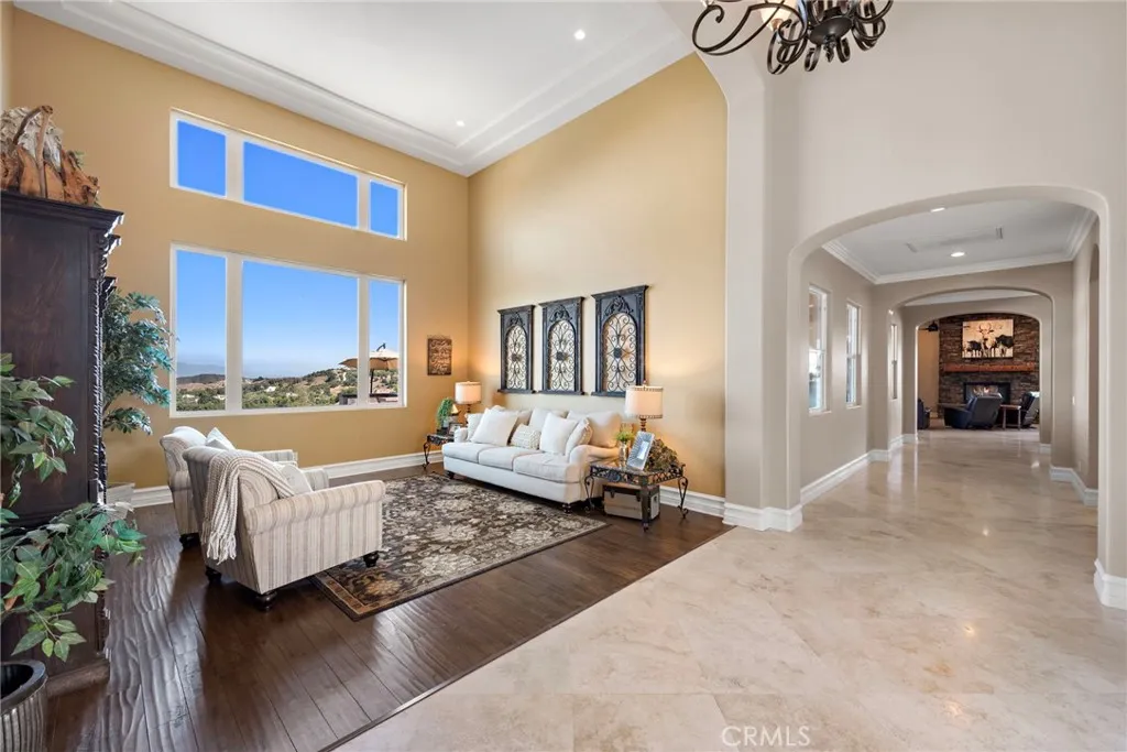38150 Via Huerta, Murrieta, California 92562 home-pic-4