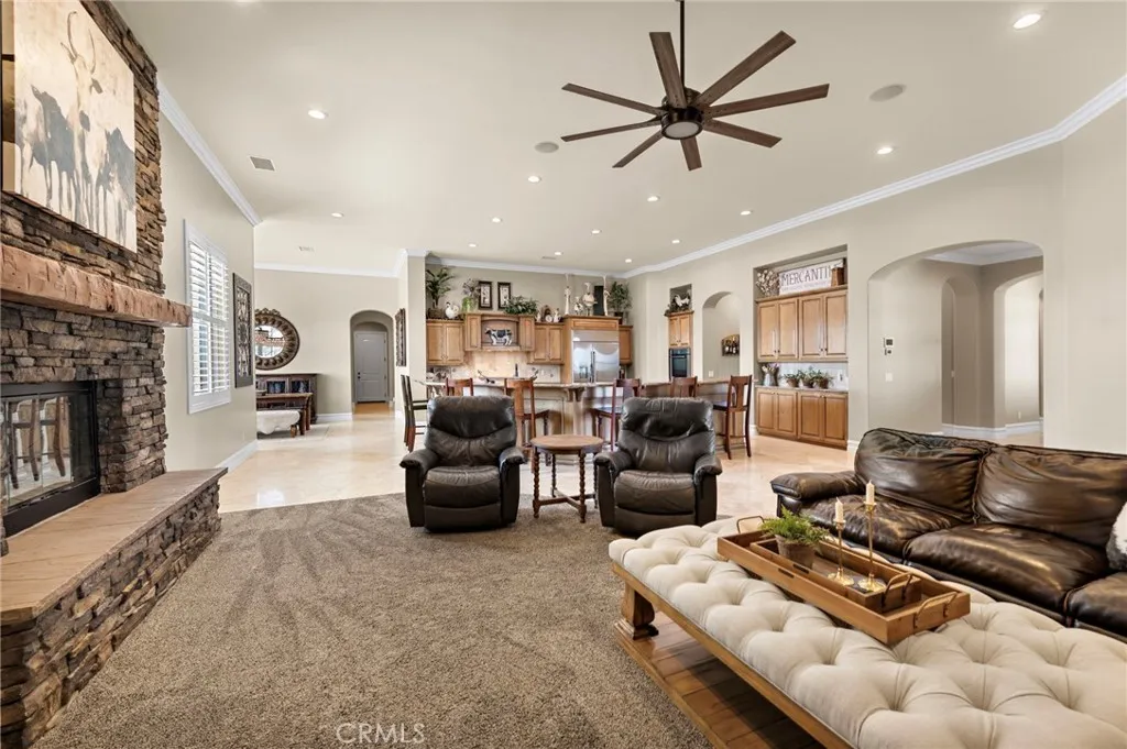 38150 Via Huerta, Murrieta, California 92562 home-pic-6