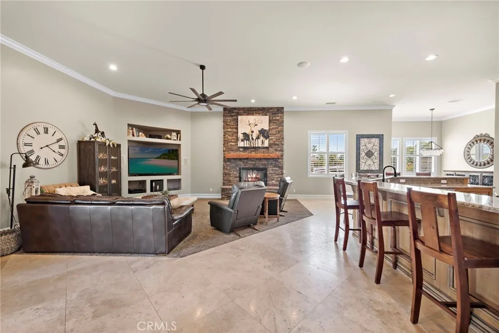 38150 Via Huerta, Murrieta, California 92562 home-pic-5
