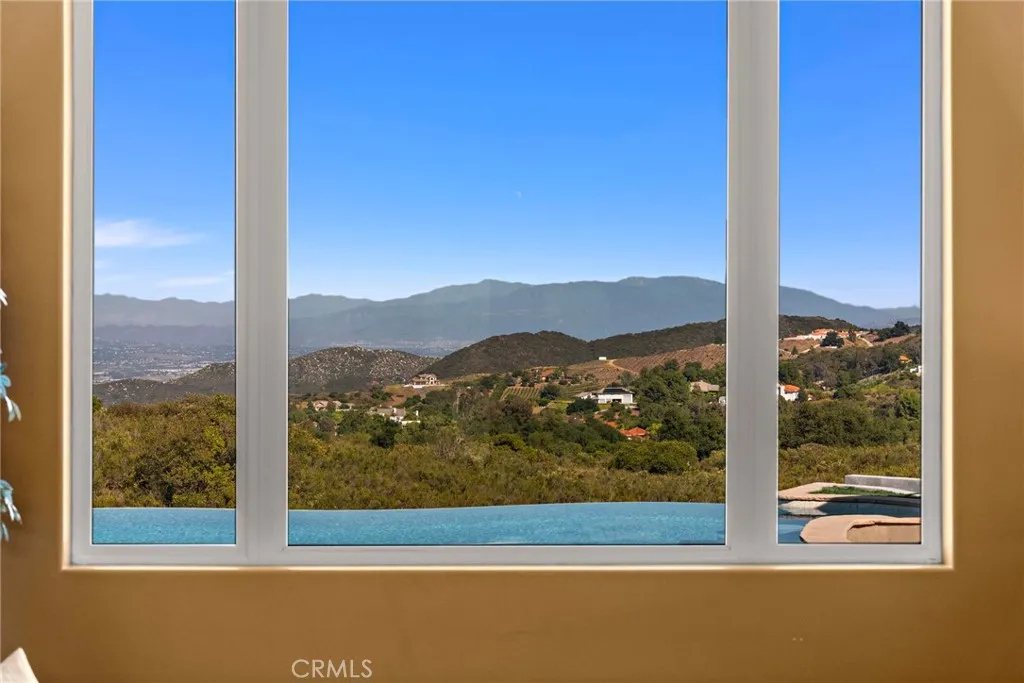 38150 Via Huerta, Murrieta, California 92562 home-pic-13