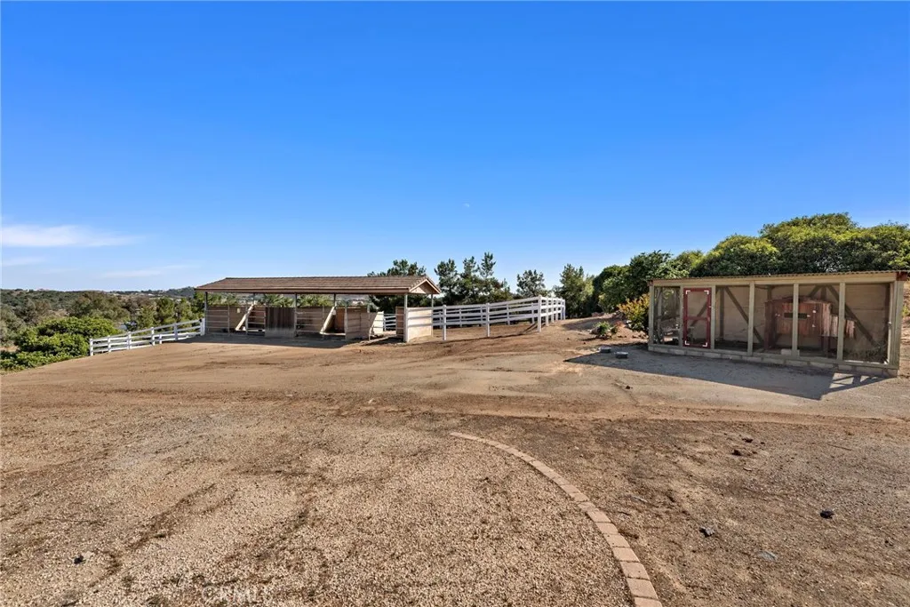 38150 Via Huerta, Murrieta, California 92562 home-pic-32