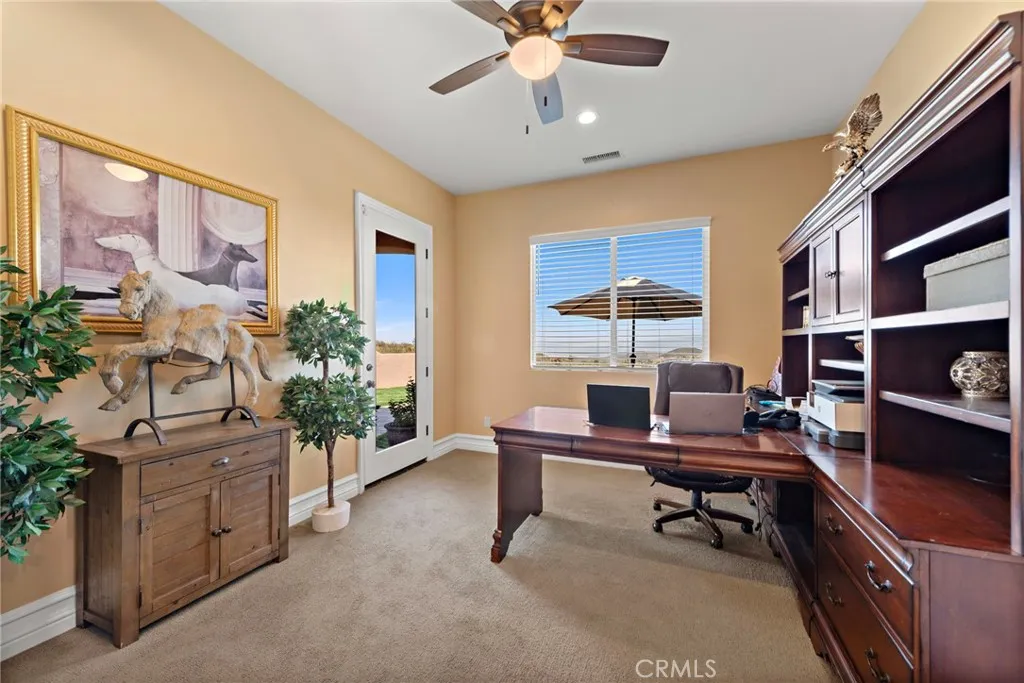 38150 Via Huerta, Murrieta, California 92562 home-pic-11