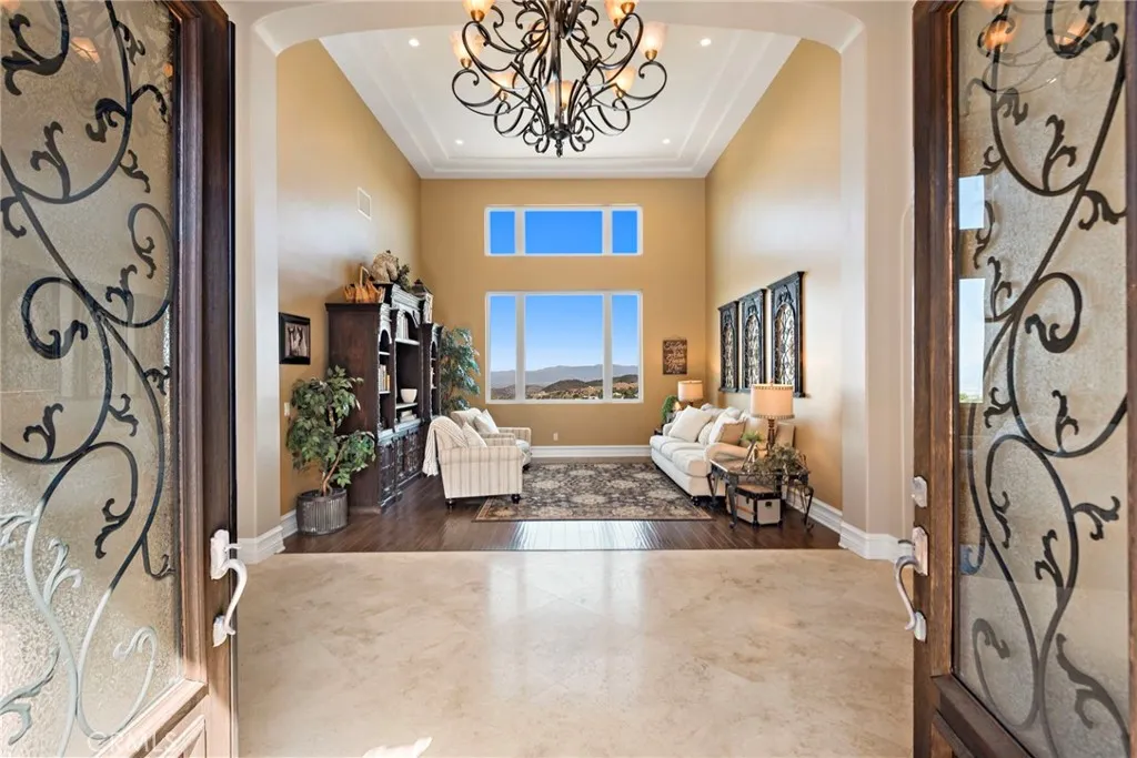 38150 Via Huerta, Murrieta, California 92562 home-pic-3