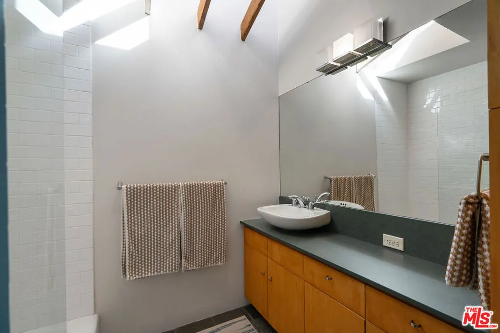 654 Hill Street, Santa Monica, California 90405 home-pic-24