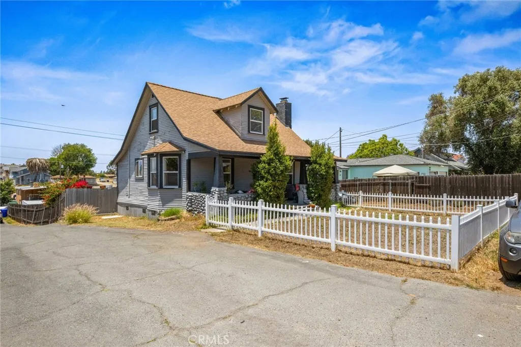 3144 Vista Avenue, Lemon Grove, California 91945 home-pic-2