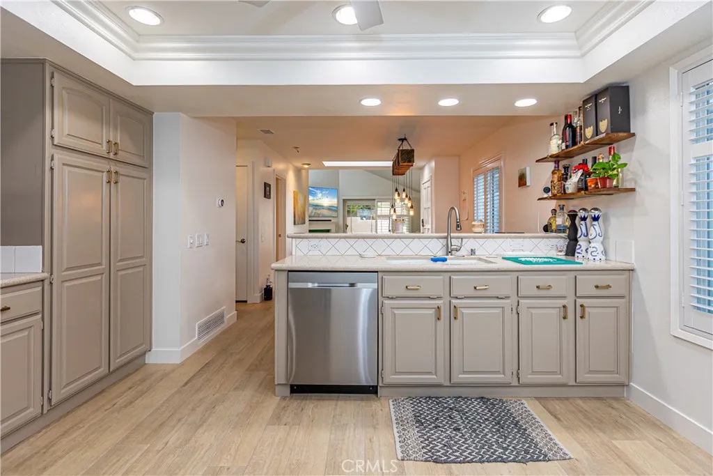 1505 Backbay Circle, Huntington Beach, California 92648 home-pic-8