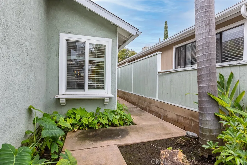 1505 Backbay Circle, Huntington Beach, California 92648 home-pic-3