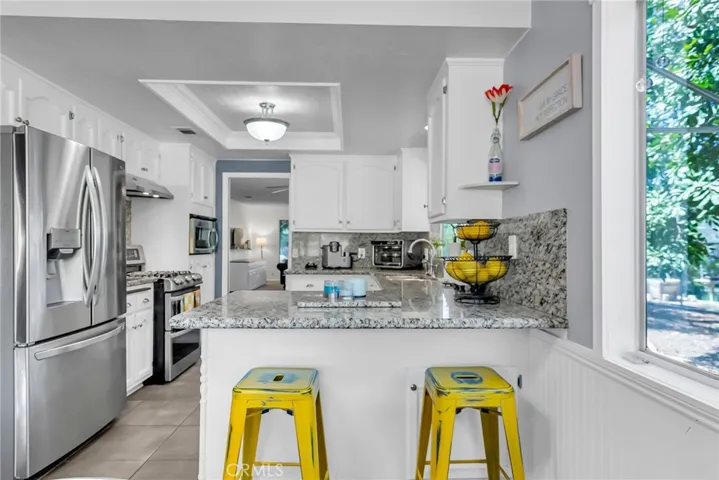 Breakfast bar