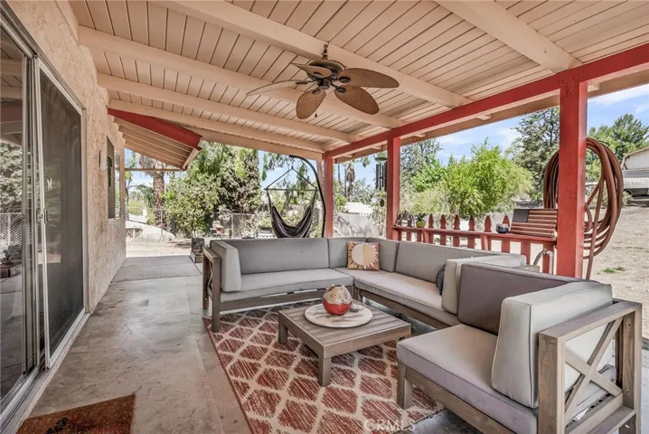 Look at this Patio! Ceiling fan and more!