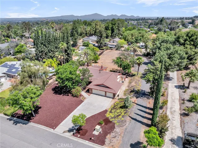 Welcome to 1239 Highridge-Alessandro Heights