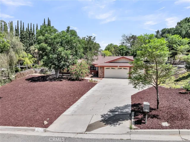 Three-car extra large garage space with