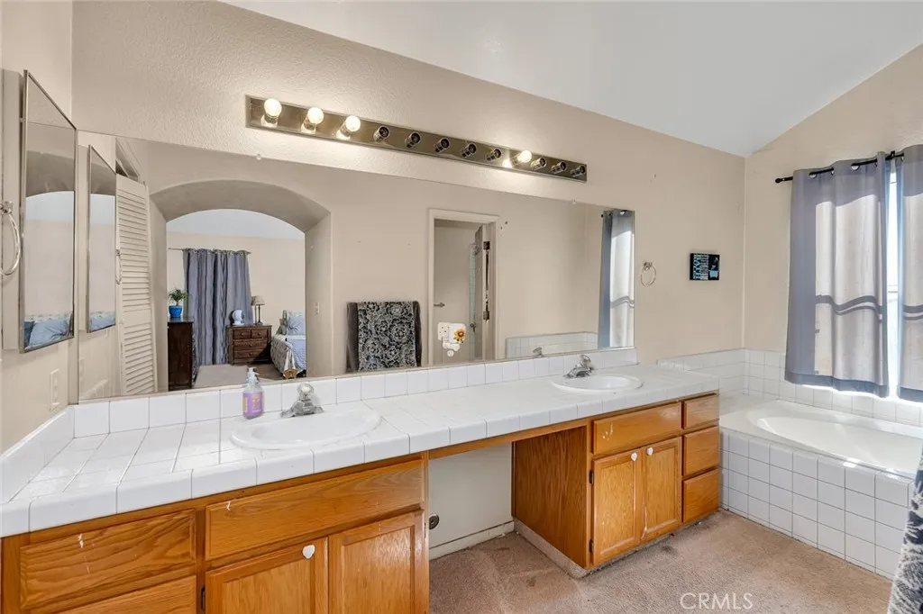 1928 Davis Drive, Los Banos, California 93635 home-pic-26