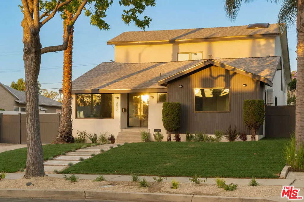 3820 S Burnside Avenue, Los Angeles, California 90008 home-pic-1