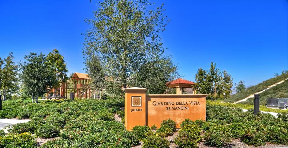 88 Borghese, Irvine, California 92618