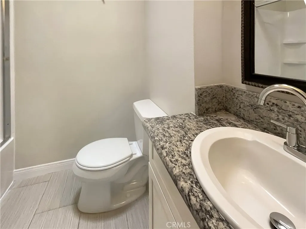 14560 Clark Street 202, Sherman Oaks, California 91411 home-pic-11