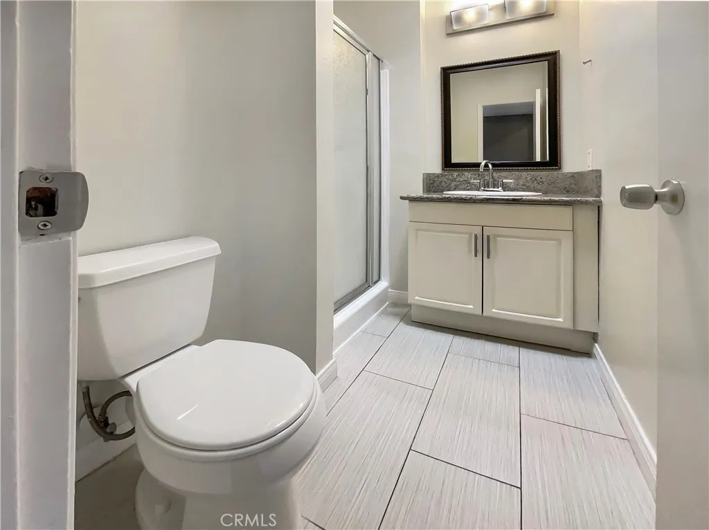 14560 Clark Street 202, Sherman Oaks, California 91411 home-pic-12
