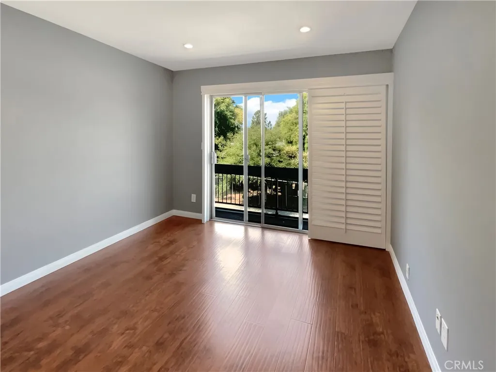 14560 Clark Street 202, Sherman Oaks, California 91411 home-pic-16