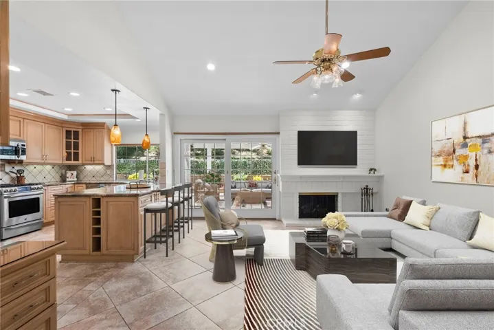 25383 Fortuna Drive, Valencia, California 91355