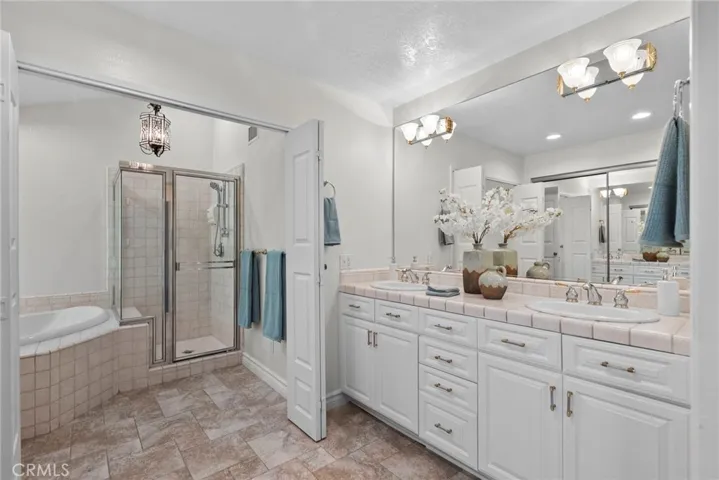 25383 Fortuna Drive, Valencia, California 91355