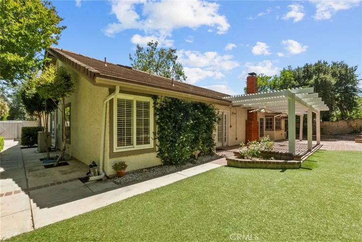 25383 Fortuna Drive, Valencia, California 91355