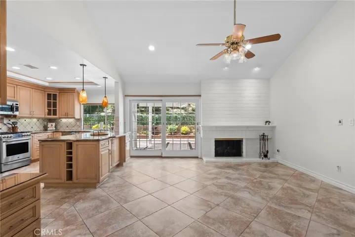 25383 Fortuna Drive, Valencia, California 91355