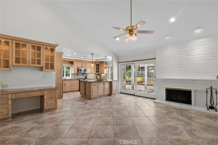 25383 Fortuna Drive, Valencia, California 91355