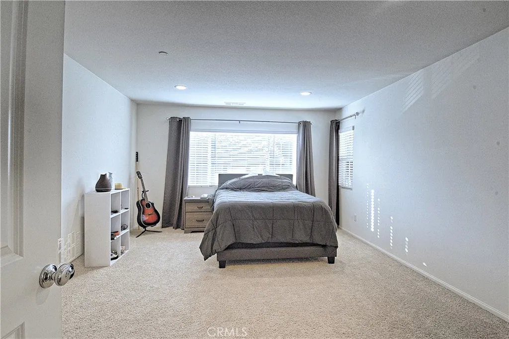 202 Bay Laurel Court, Vista, California 92083 home-pic-10